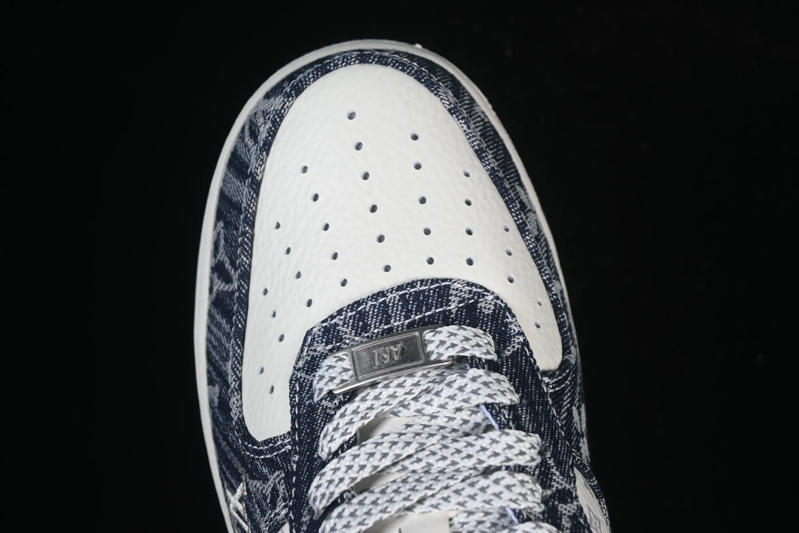 All categories Nk Air Force 1 Air Force series Nk Air Force 1 Low Air Force low-top Nike Air Force 1'07 Low LV joint white and blue Air Force 1 low-top casual sneakers YF9511-812